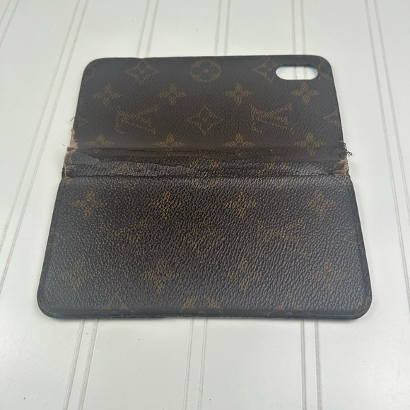 Louis Vuitton Monogram iPhone Case - Picture 3 of 10